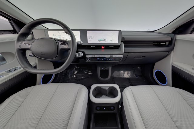 2024 Hyundai IONIQ 5 — photo 21 of 24