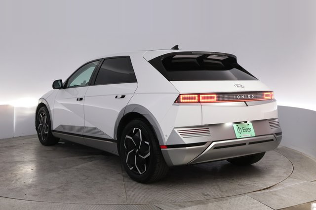 2024 Hyundai IONIQ 5 — photo 13 of 24