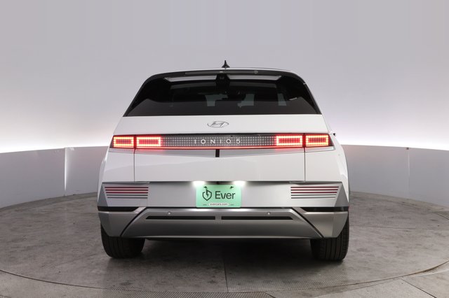 2024 Hyundai IONIQ 5 — photo 12 of 24