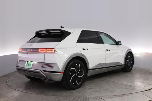 2024 Hyundai IONIQ 5 — photo 2 of 24