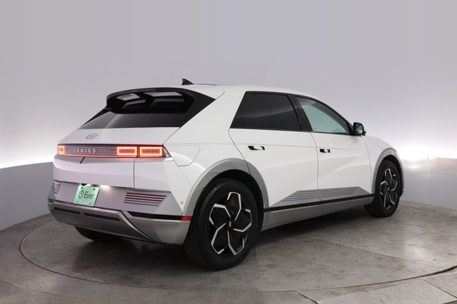 2024 Hyundai IONIQ 5 — photo 2 of 24