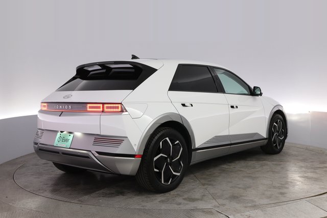 2024 Hyundai IONIQ 5 — photo 2 of 22