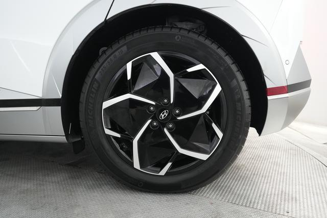 2024 Hyundai IONIQ 5 — photo 7 of 22