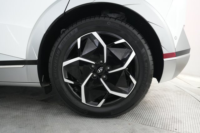 2024 Hyundai IONIQ 5 — photo 7 of 22