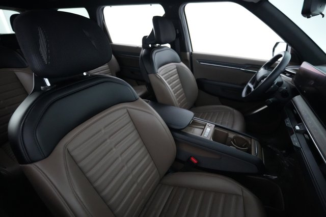 2024 Kia EV9 — photo 18 of 26