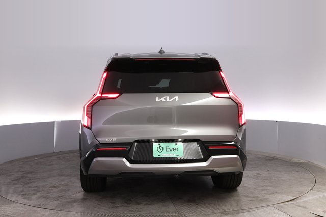 2024 Kia EV9 — photo 12 of 28