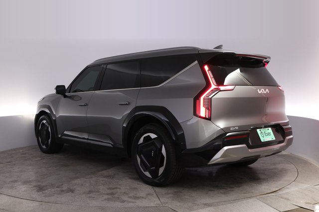 2024 Kia EV9 — photo 13 of 28