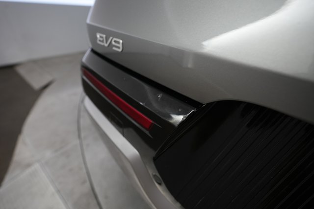 2024 Kia EV9 — photo 23 of 28