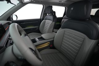 2024 Kia EV9 — photo 3 of 28