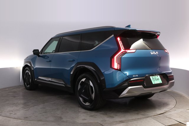 2024 Kia EV9 — photo 13 of 26