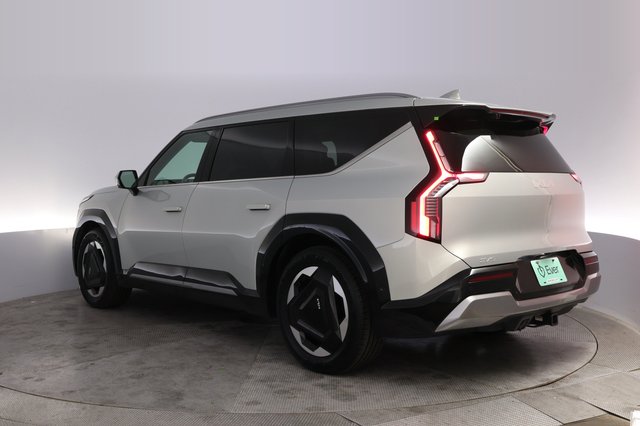 2024 Kia EV9 — photo 13 of 28