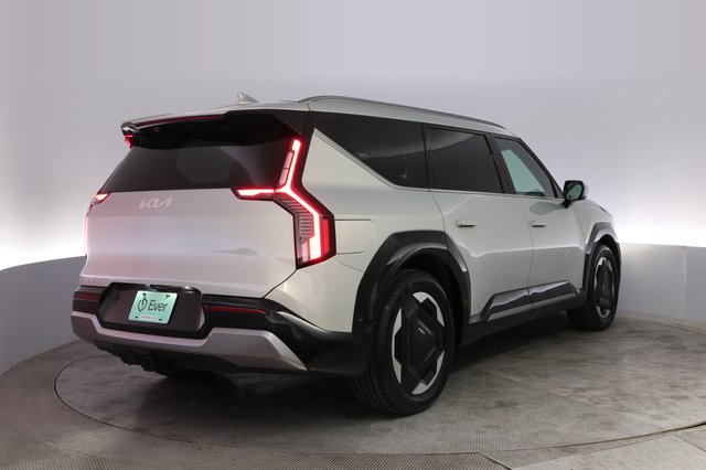 2024 Kia EV9 — photo 2 of 28