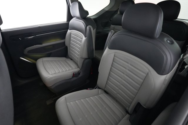 2024 Kia EV9 — photo 18 of 28