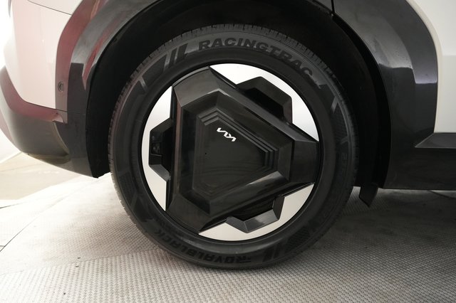 2024 Kia EV9 — photo 16 of 28