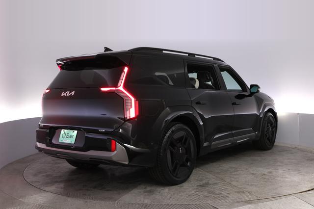 2024 Kia EV9 — photo 2 of 32