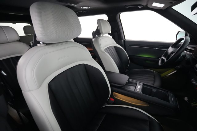 2024 Kia EV9 — photo 18 of 32