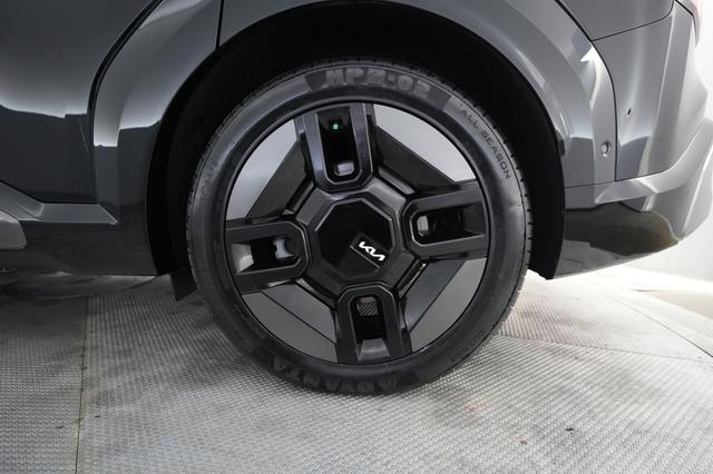 2024 Kia EV9 — photo 7 of 32