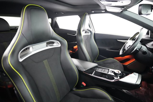 2024 Kia EV6 — photo 18 of 29