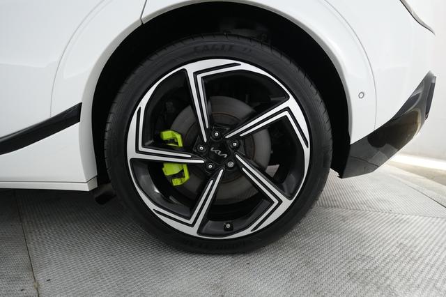 2024 Kia EV6 — photo 7 of 29