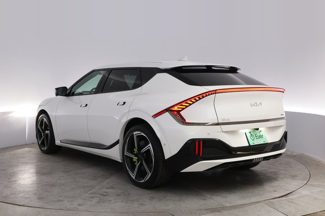 2024 Kia EV6 — photo 13 of 29
