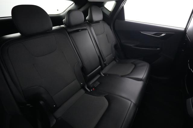 2025 Kia EV6 — photo 4 of 23