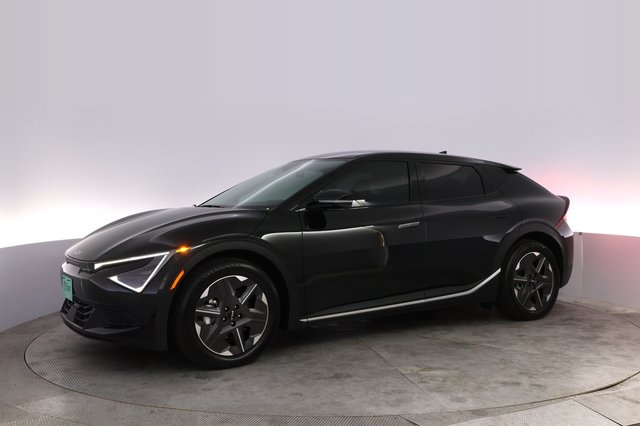 2025 Kia EV6 — photo 14 of 23