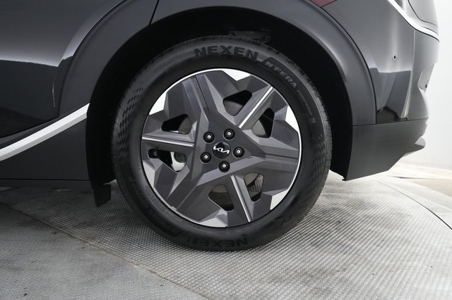 2025 Kia EV6 — photo 7 of 23