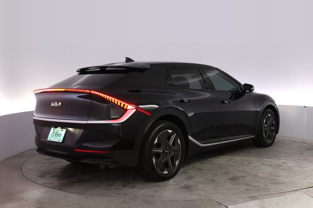 2025 Kia EV6 — photo 2 of 23