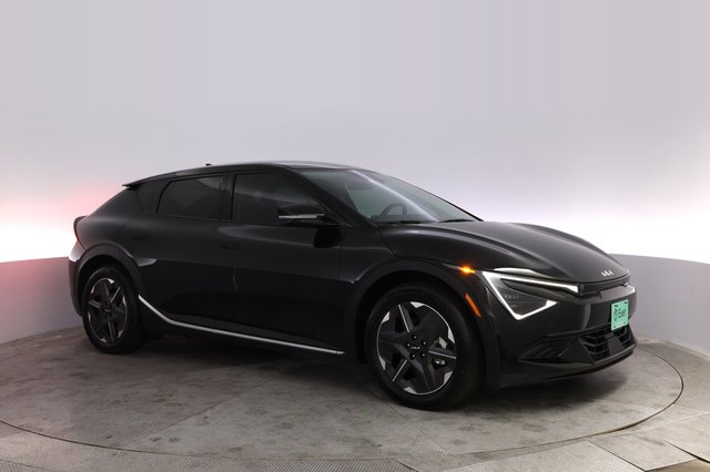 2025 Kia EV6 — photo 11 of 23