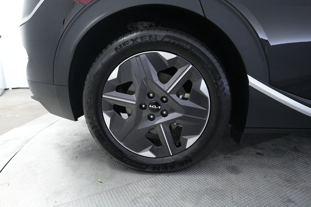 2025 Kia EV6 — photo 17 of 23