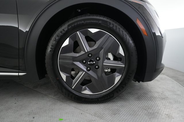 2025 Kia EV6 — photo 16 of 23