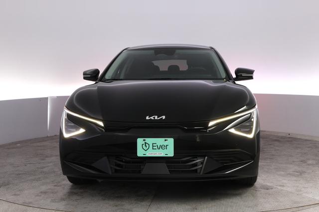 2025 Kia EV6 — photo 9 of 23