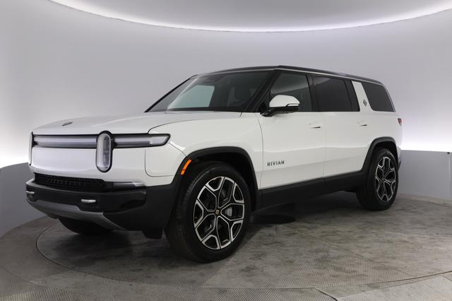 2025 Rivian R1S — VIN 7PDSGBBA2SN063055