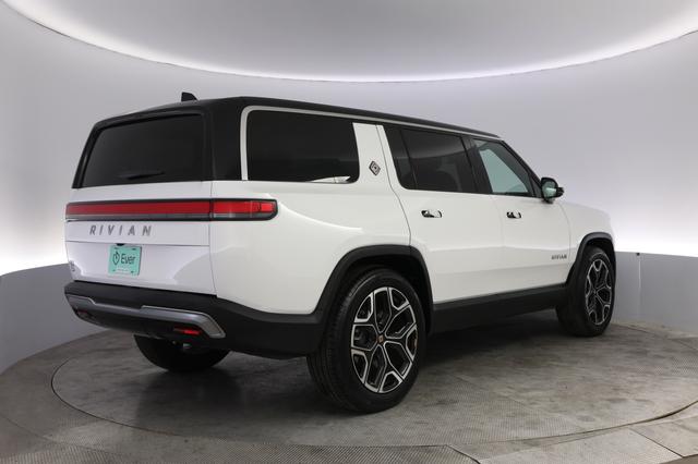 2025 Rivian R1S — photo 2 of 27