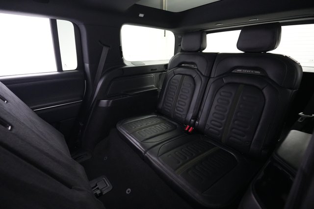 2025 Rivian R1S — photo 21 of 27
