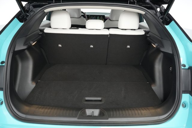 2026 Nissan LEAF — photo 6 of 22