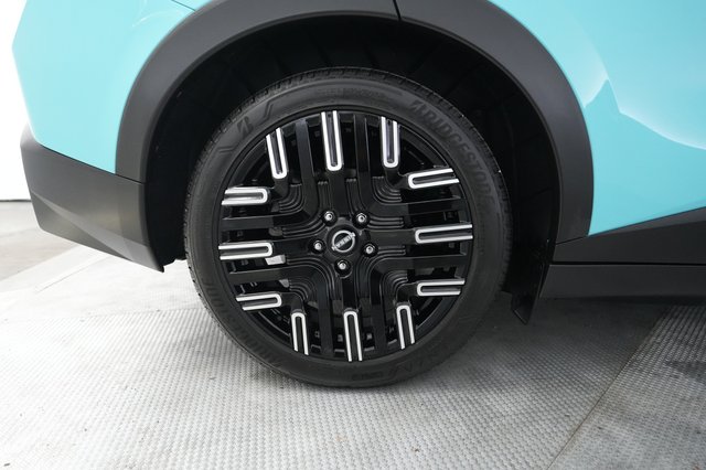 2026 Nissan LEAF — photo 17 of 22