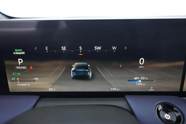 2026 Nissan LEAF — photo 5 of 22