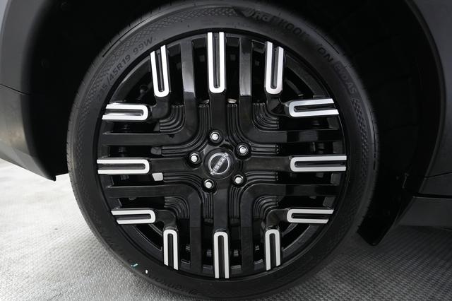 2026 Nissan LEAF — photo 7 of 25