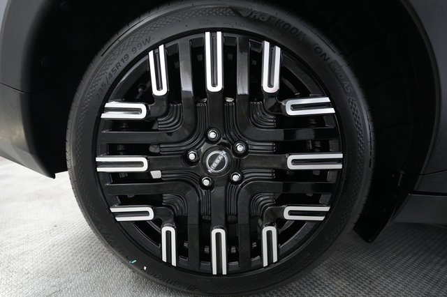 2026 Nissan LEAF — photo 7 of 25