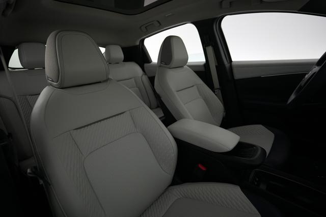 2026 Nissan LEAF — photo 3 of 25