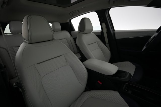 2026 Nissan LEAF — photo 3 of 25