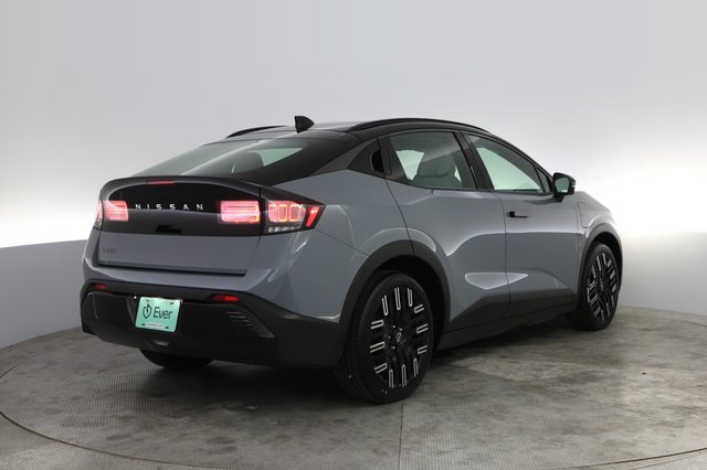 2026 Nissan LEAF — photo 2 of 25
