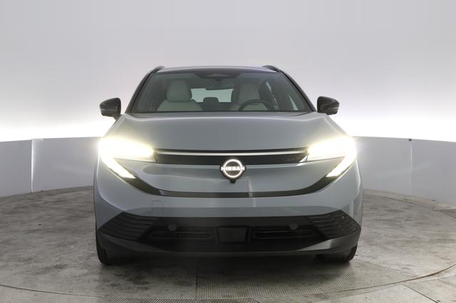 2026 Nissan LEAF — photo 9 of 25