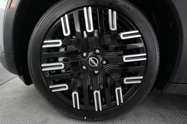 2026 Nissan LEAF — photo 15 of 25