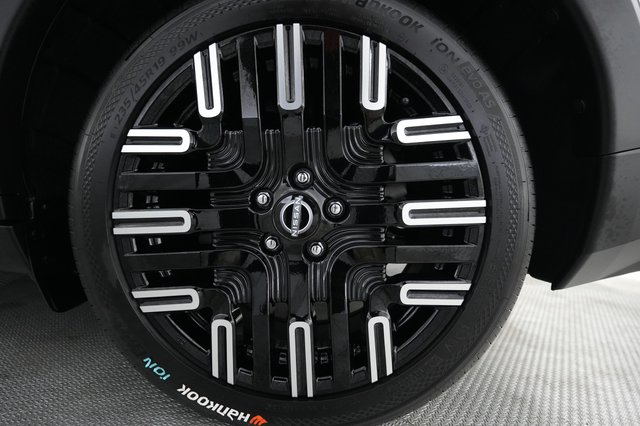 2026 Nissan LEAF — photo 16 of 25
