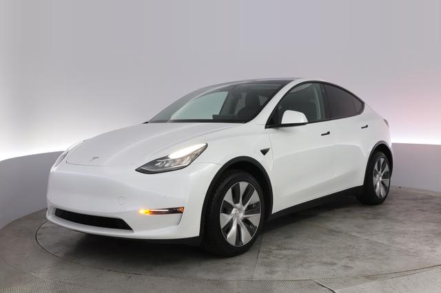 2022 Tesla Model Y — VIN 7SAYGDEE0NF491949
