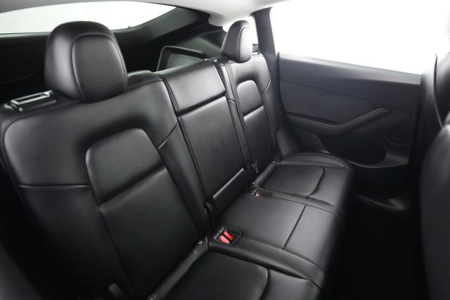 2022 Tesla Model Y — photo 4 of 24
