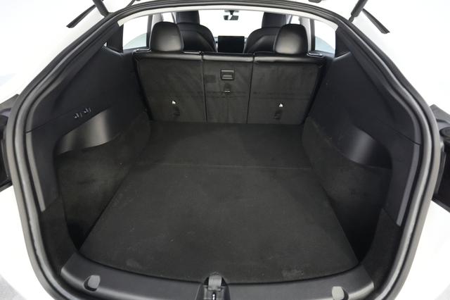2022 Tesla Model Y — photo 6 of 24