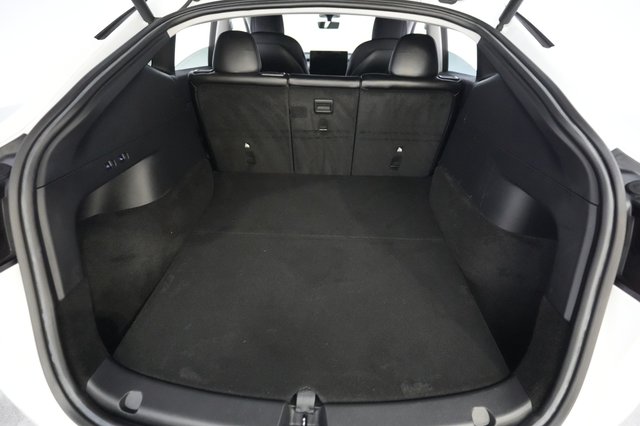 2022 Tesla Model Y — photo 6 of 24